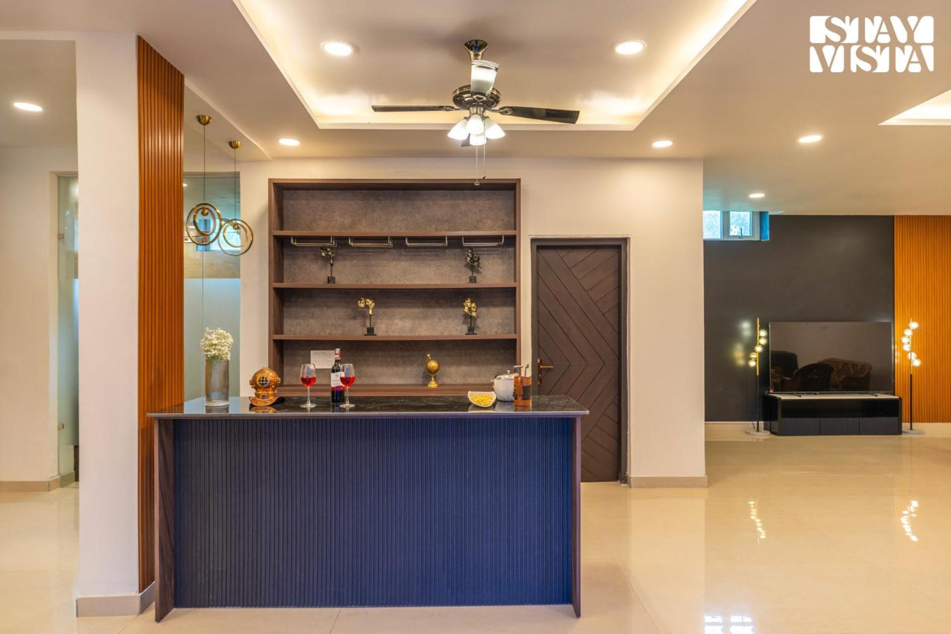 Stayvista At Wandering Vines Indoor Pool 4Bhk Luxury Villa In Delhi Sohna エクステリア 写真