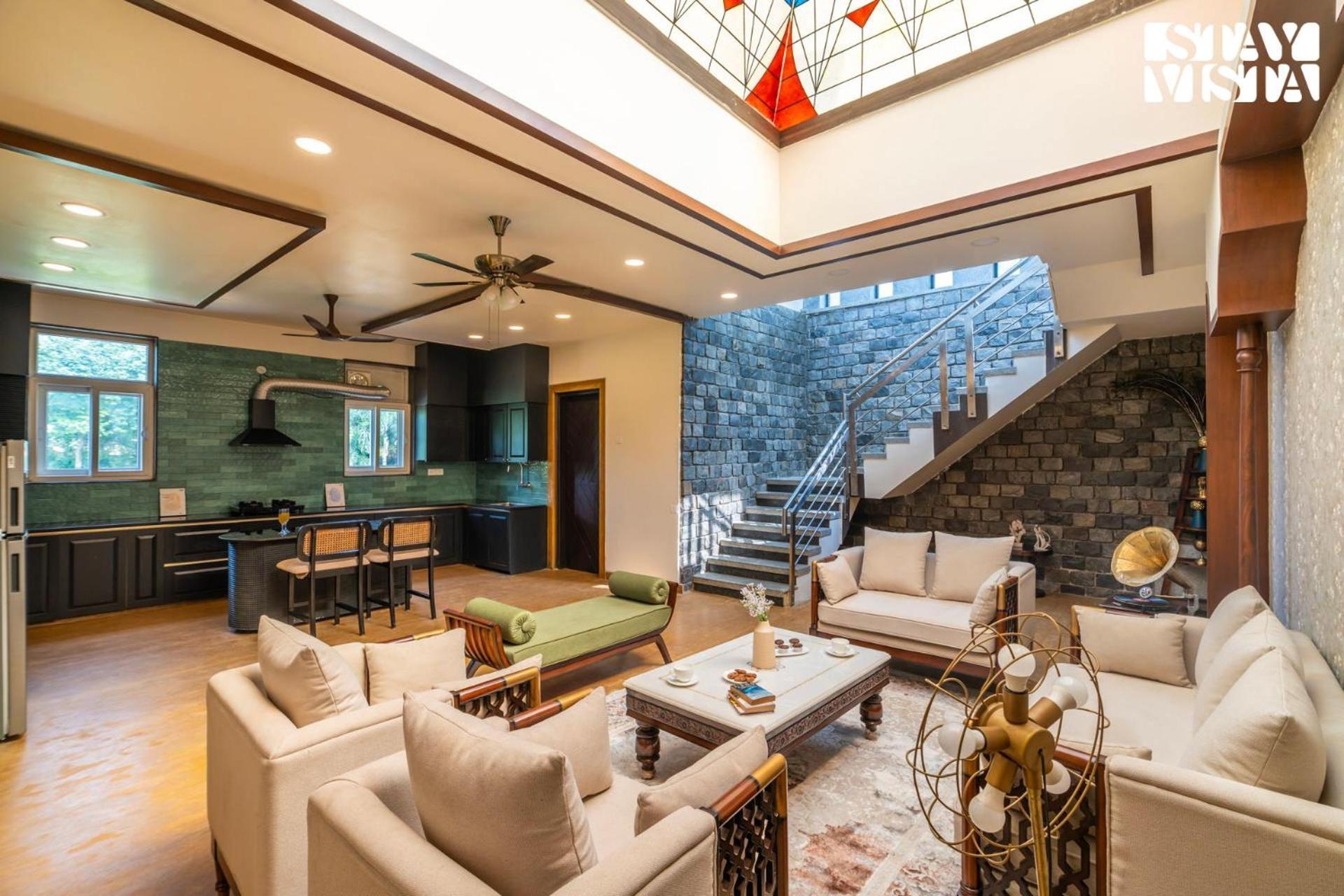 Stayvista At Wandering Vines Indoor Pool 4Bhk Luxury Villa In Delhi Sohna エクステリア 写真