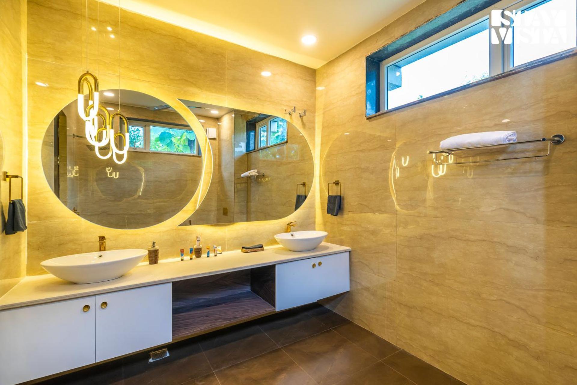 Stayvista At Wandering Vines Indoor Pool 4Bhk Luxury Villa In Delhi Sohna エクステリア 写真