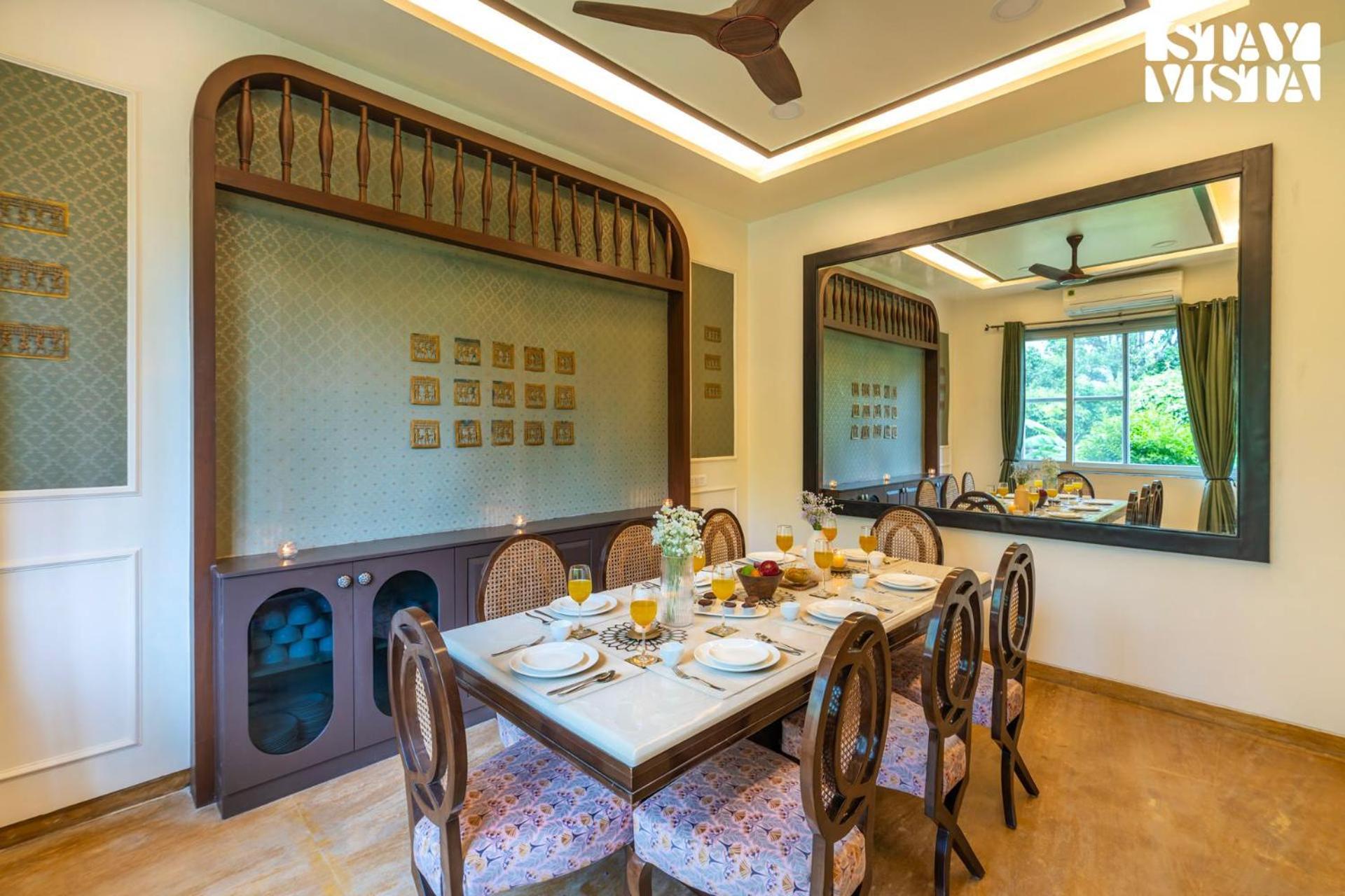Stayvista At Wandering Vines Indoor Pool 4Bhk Luxury Villa In Delhi Sohna エクステリア 写真