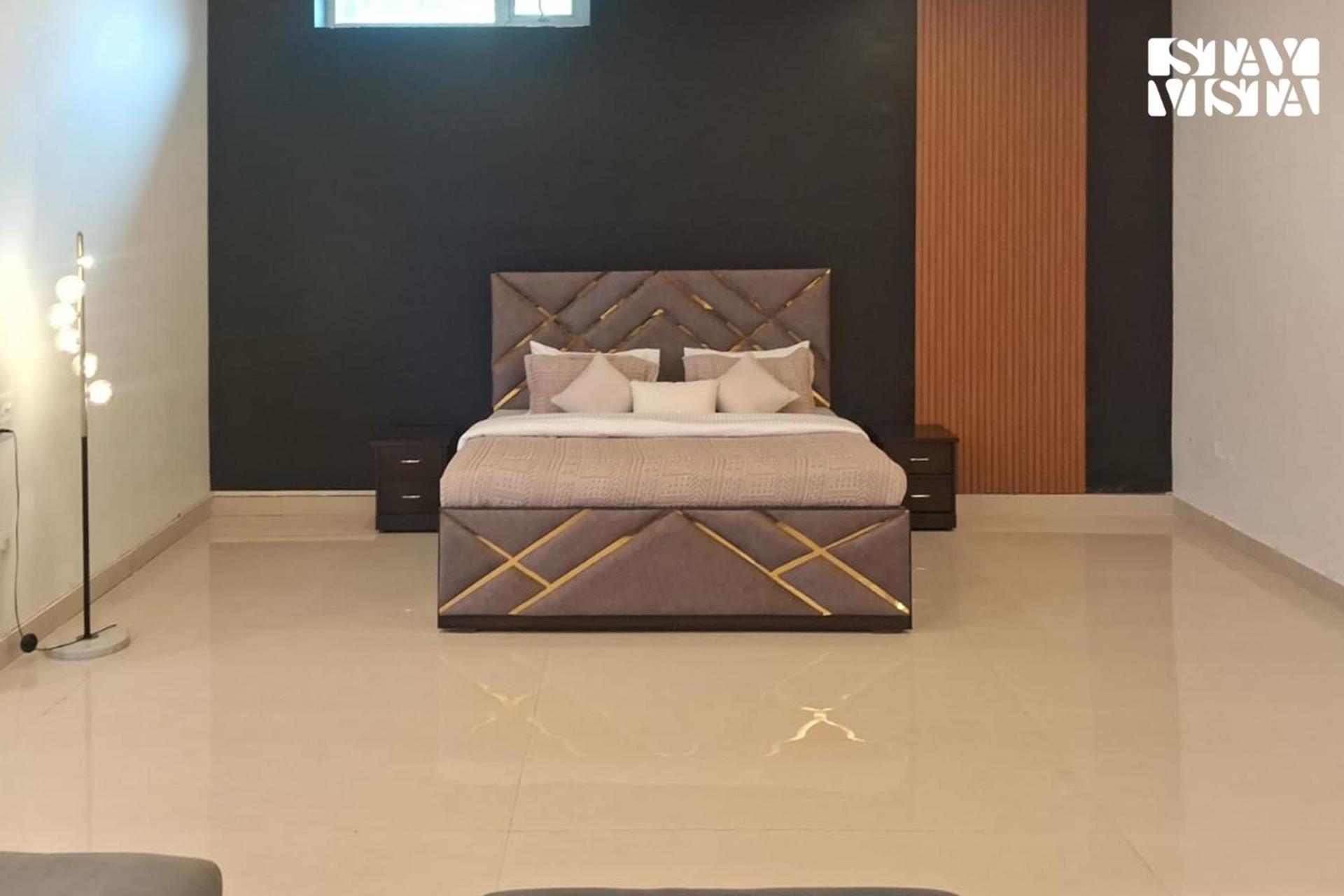 Stayvista At Wandering Vines Indoor Pool 4Bhk Luxury Villa In Delhi Sohna エクステリア 写真